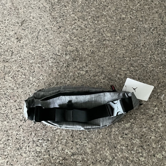 AIR Jordan Crossbody Fanny Pack Bag - Picture 10 of 13